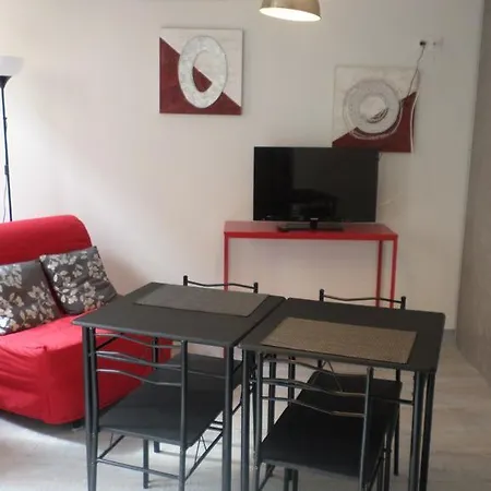 公寓 玛卡里恩公寓 Saint-Macaire